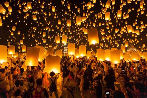  Legend of the Loy Krathong:  Exploring Thai Culture Through Floating Lanterns and Forgiveness!